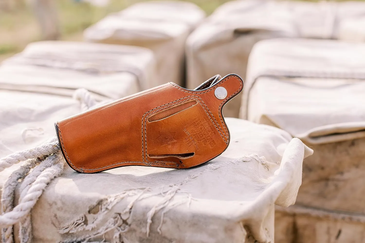 BIANCHI 111 Cyclone Belt Holster, Tan