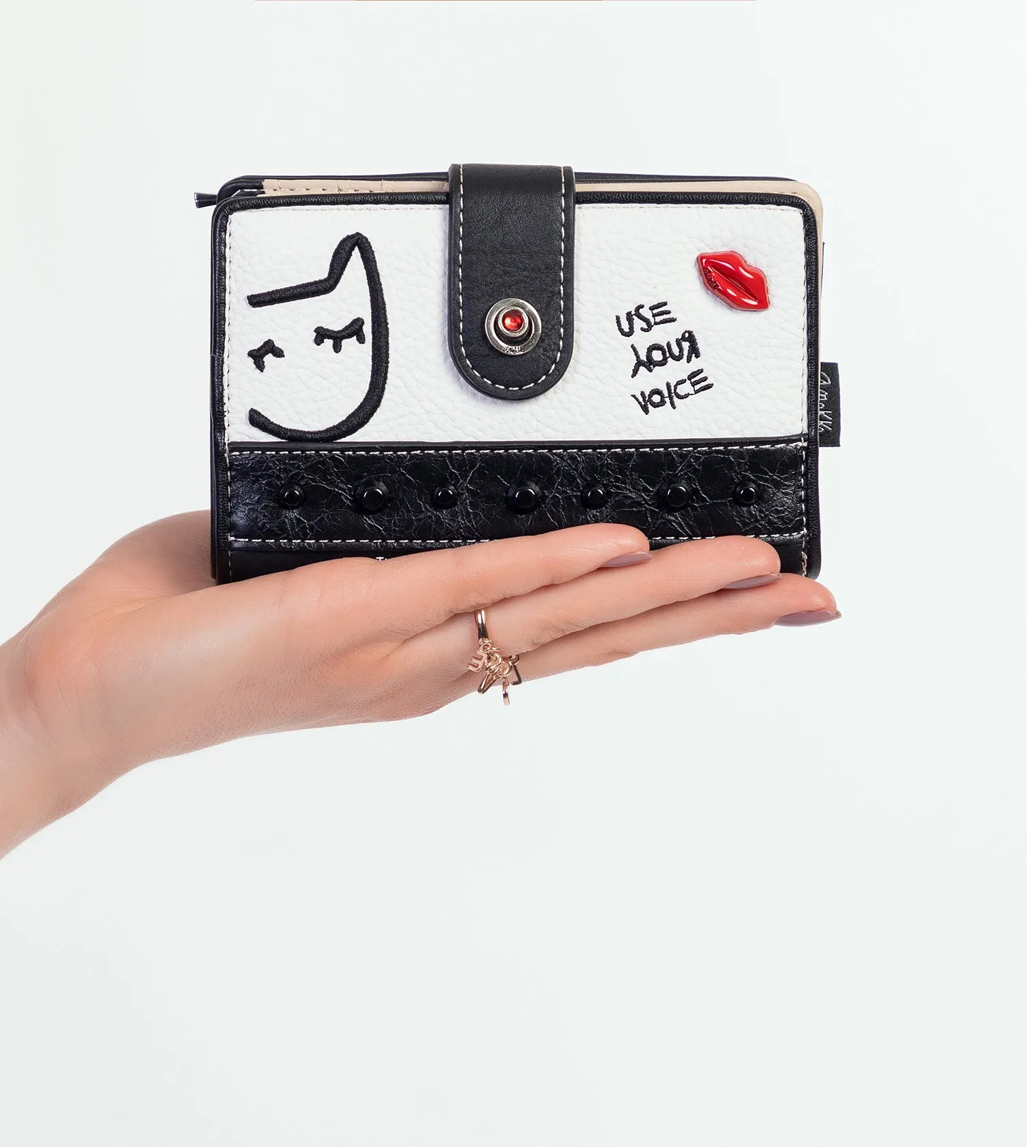 Energy flexible white wallet