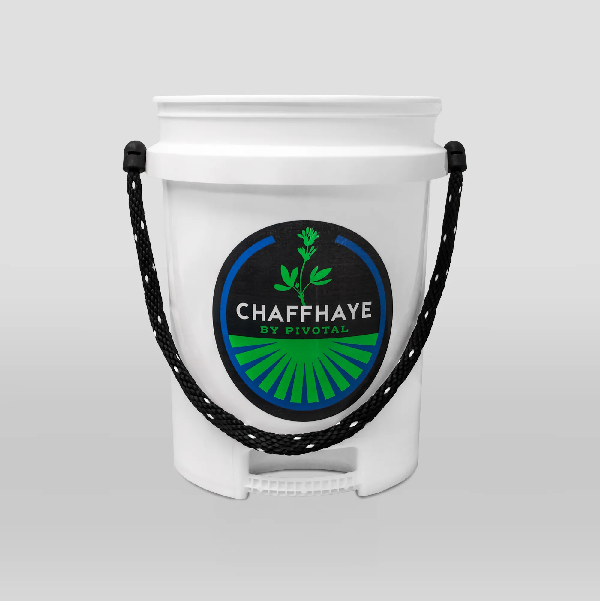 Pivotal 5 gal. Bucket w/Handle for Pouring