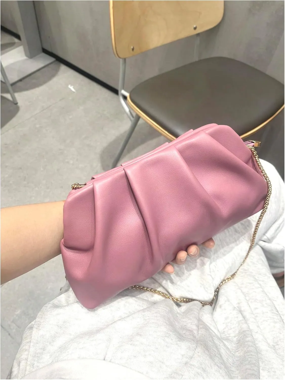 QWINEE Women's PU Leather Shoulder Clutch Purse Evening Clutch Bag Purse Small Crossbody Bag with Chain Strap