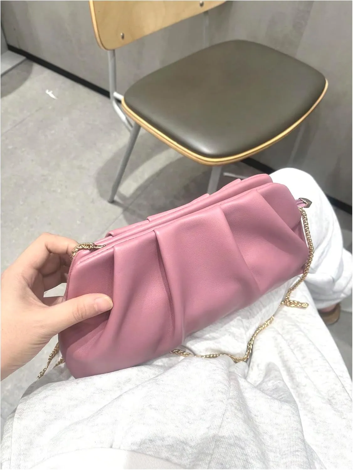QWINEE Women's PU Leather Shoulder Clutch Purse Evening Clutch Bag Purse Small Crossbody Bag with Chain Strap