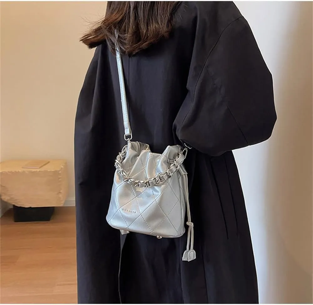 Small Leather Quilted Bucket Bag Crossbody Drawstring Bucket Handbag Thick Chain Satchel Shoulder Bucket Tote Bag