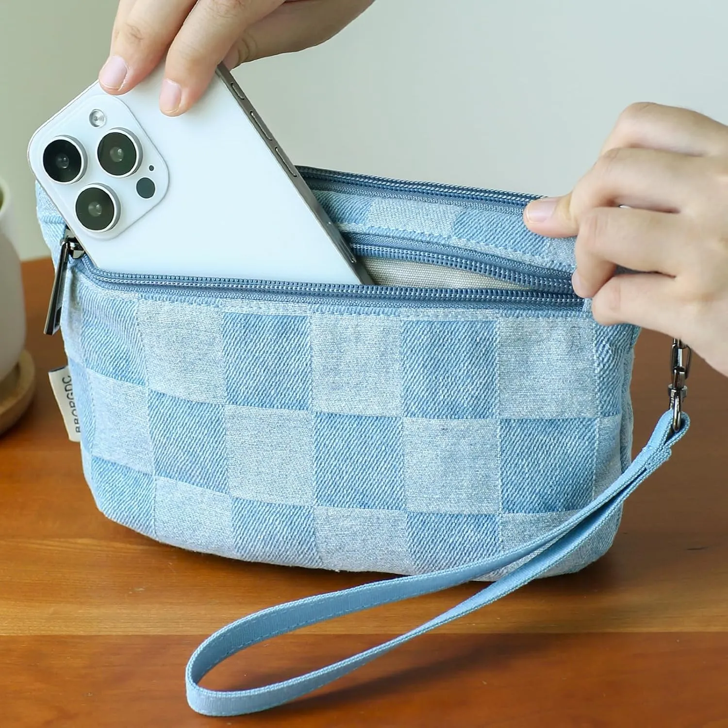 Women Zipper Wristlet Wallet with Coin Pocket
