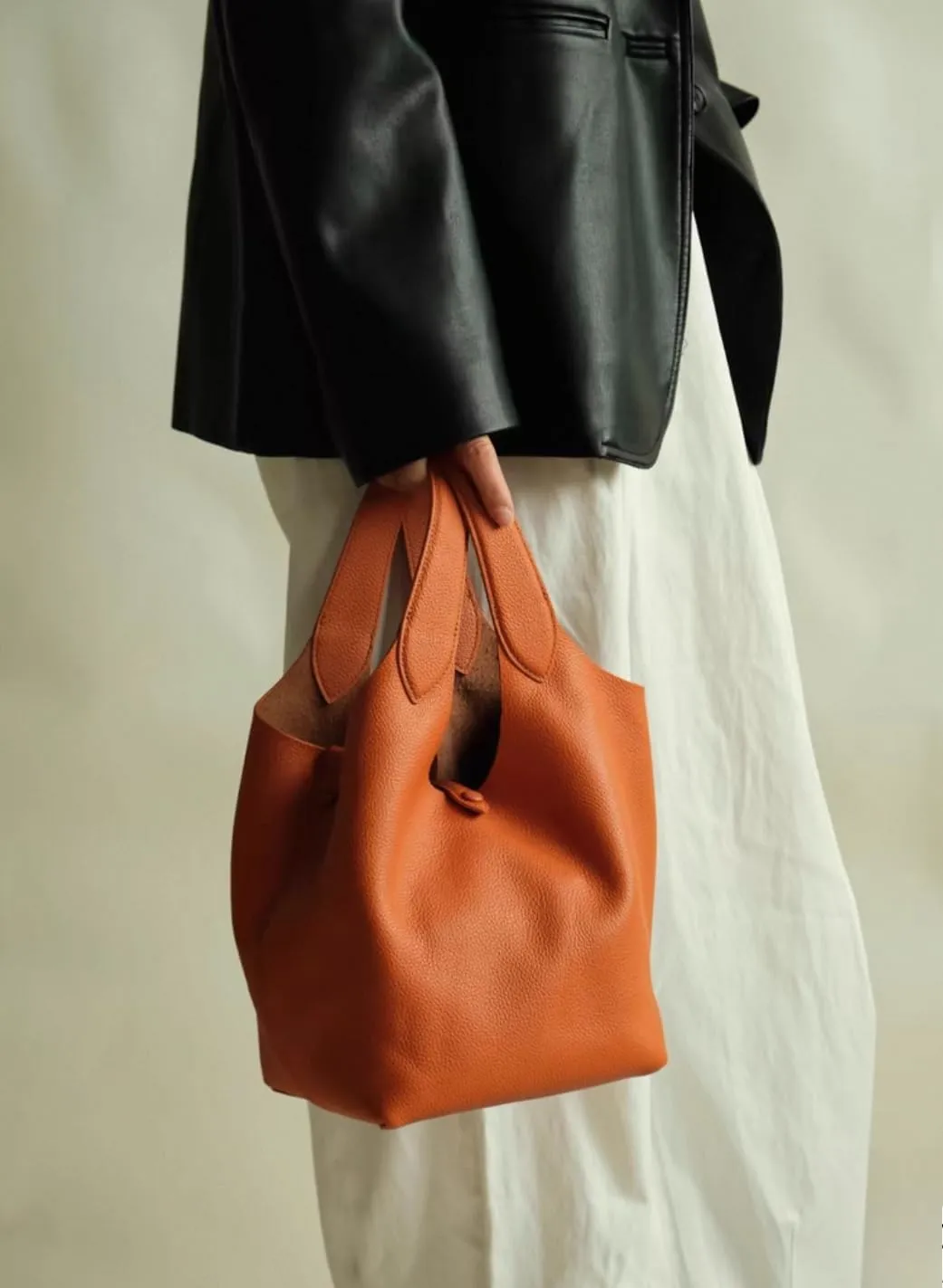 Women's Leather Large Capacity Handbag Color-blocking Shoulder Crossbody Bucket Bag Clutch Commuting Versatile Chic Hobo