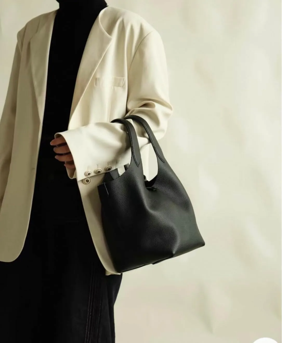 Women's Leather Large Capacity Handbag Color-blocking Shoulder Crossbody Bucket Bag Clutch Commuting Versatile Chic Hobo