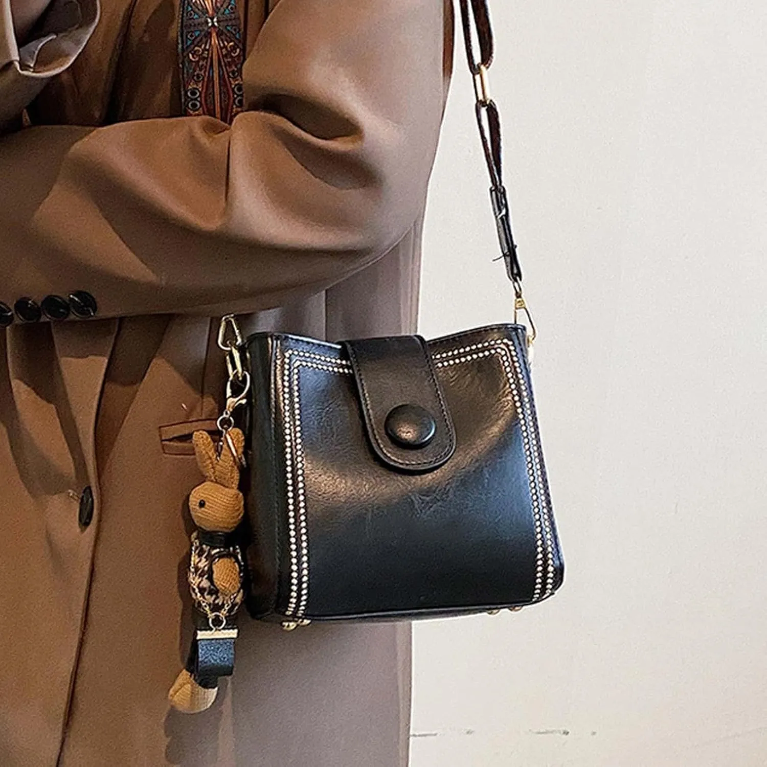 Women's Vintage Bunny Charm Bucket Bag – Convertible Shoulder Crossbody, Vintage Small Water Bucket Bag for Women