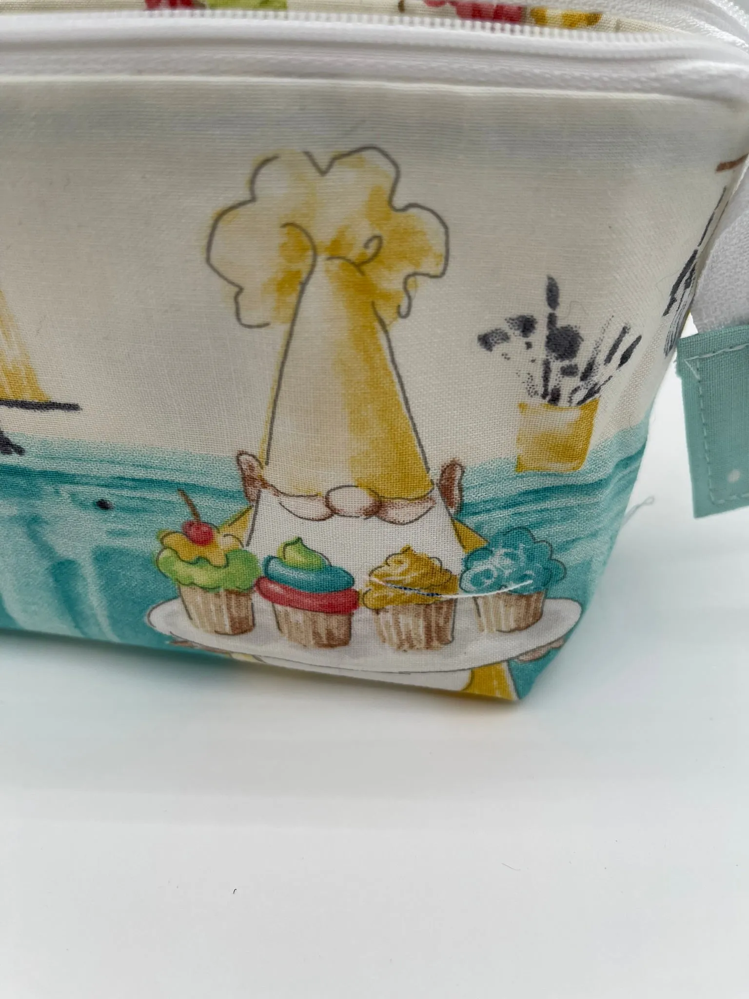 Zipper Bucket Bag - Baker Gnomes
