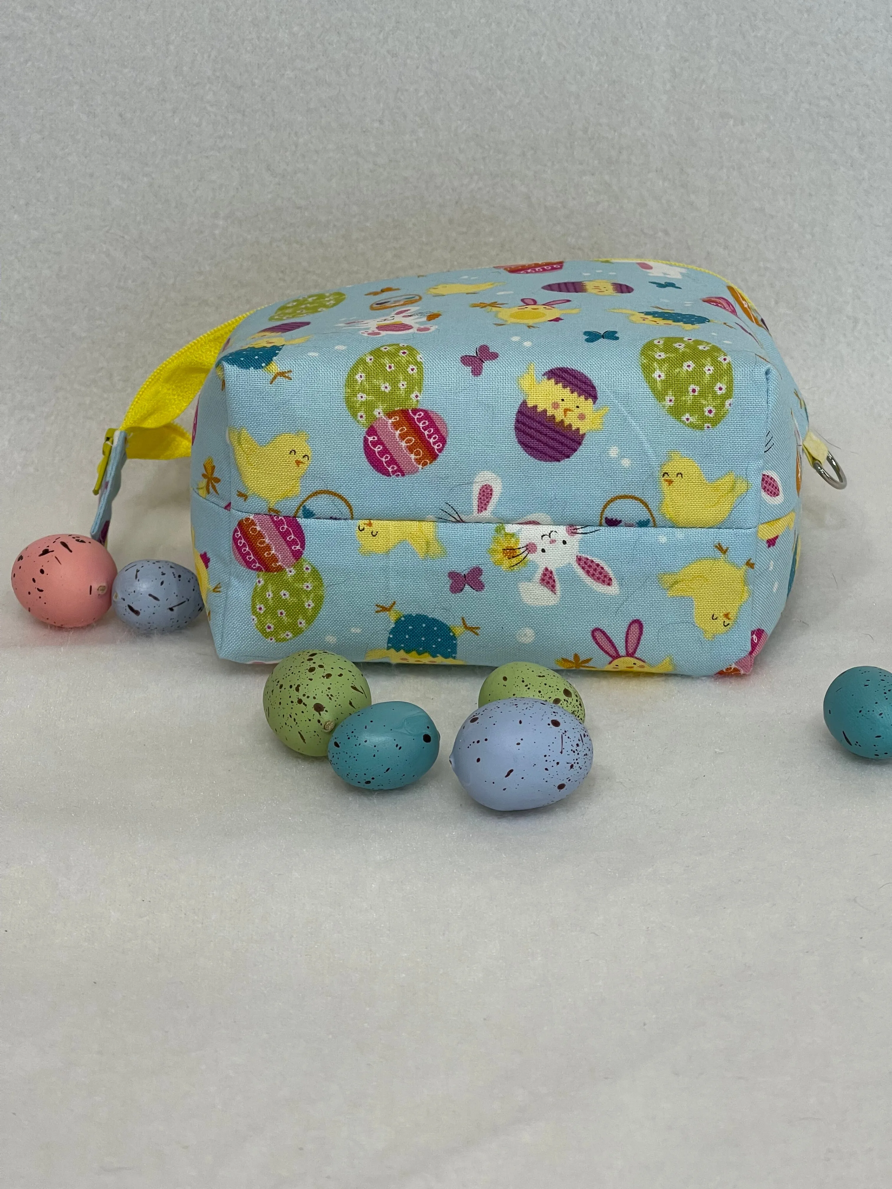 Zipper Bucket Bag - Easter Bunnies and Chicks